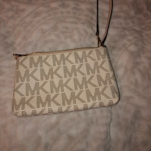 Michael Kors Bags - Brand new Michael Kors wallet Michael Kors Bags - Brand new Michael Kors wallet
